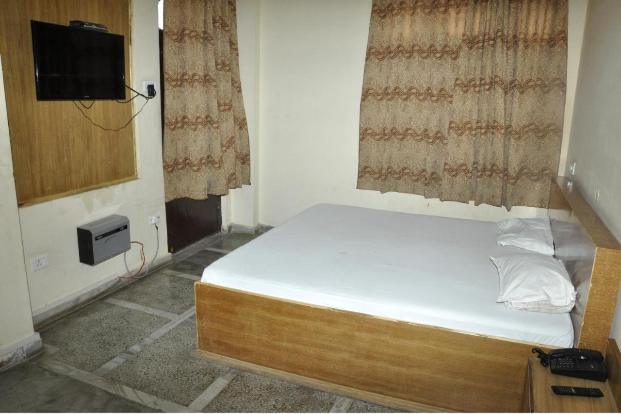 Hotel Lalit Palace Babina Eksteriør bilde