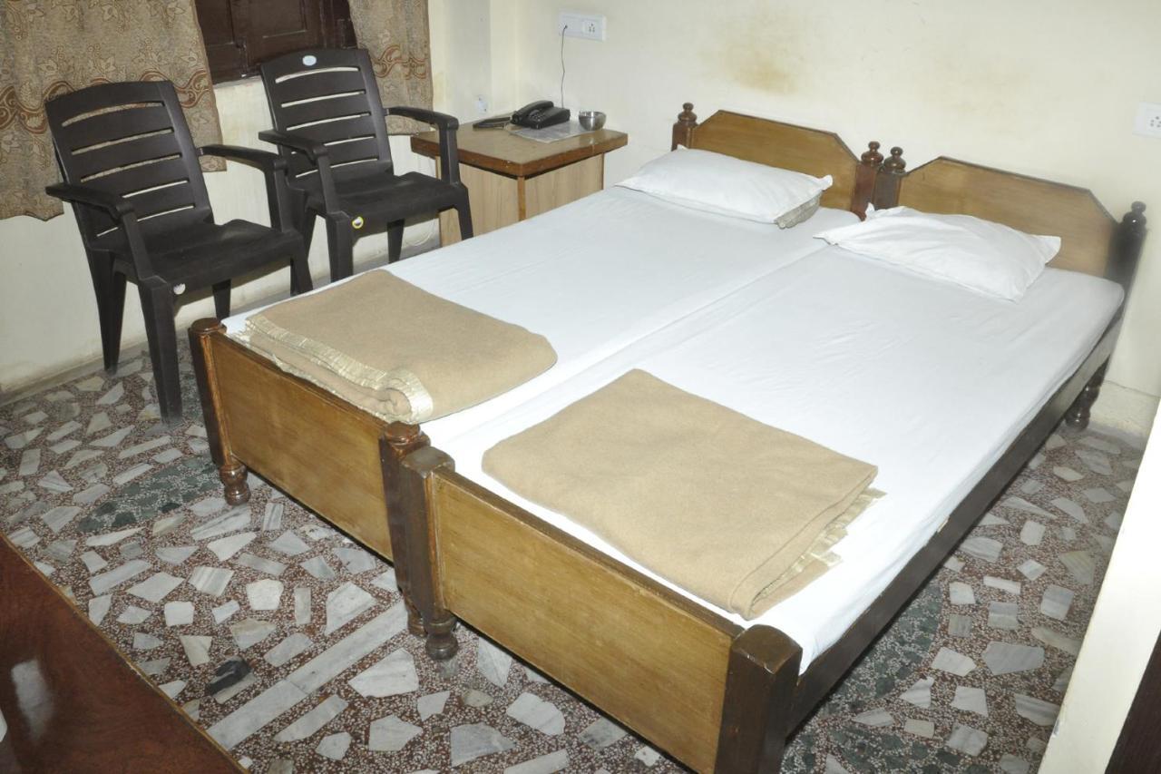 Hotel Lalit Palace Babina Eksteriør bilde